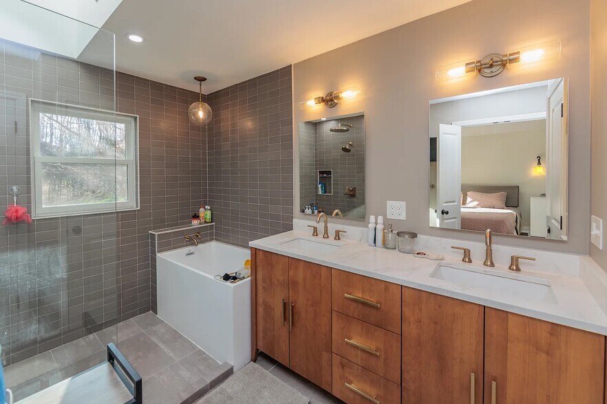 Building Photo - 8420 Timber Trl