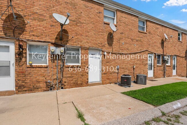 Building Photo - 3313 Droste Rd