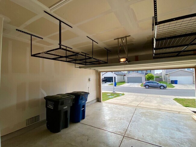 Building Photo - 344 Blacktail Dr