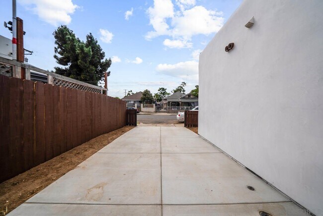 Building Photo - 2901 Webster Ave