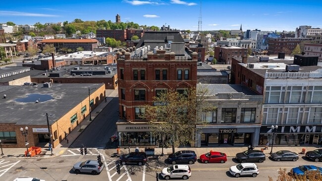 Building Photo - 64 Market St