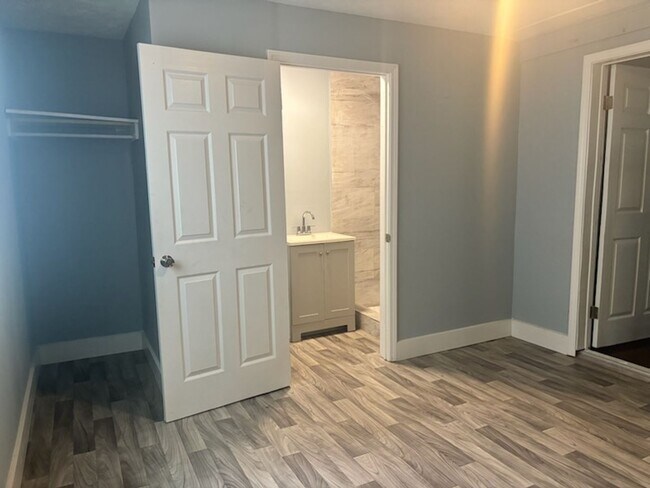 Building Photo - 4833 Churchill Dr