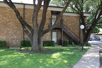 Building Photo - Birchbrook Drive