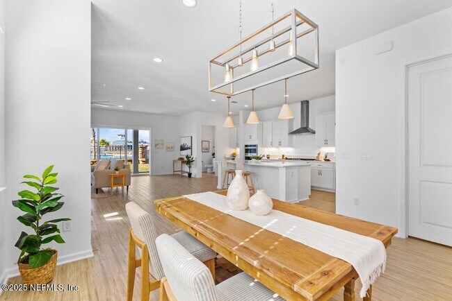 Building Photo - 469 Marquesa Cir