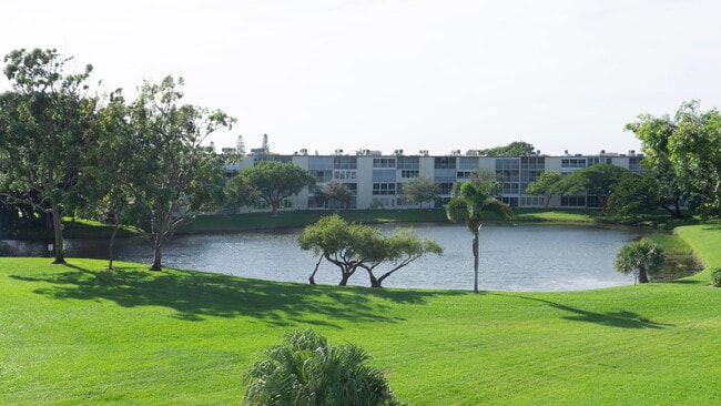 Building Photo - 4016 Lincoln A