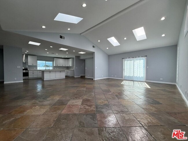 Building Photo - 15962 Gault St