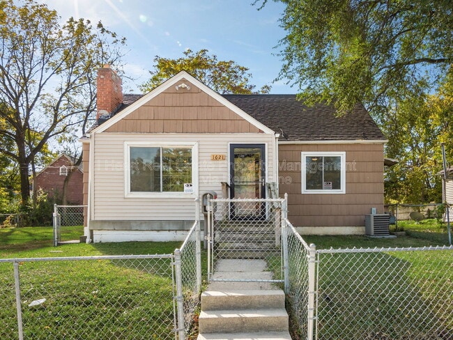 Building Photo - 1621 Sullivant Ave