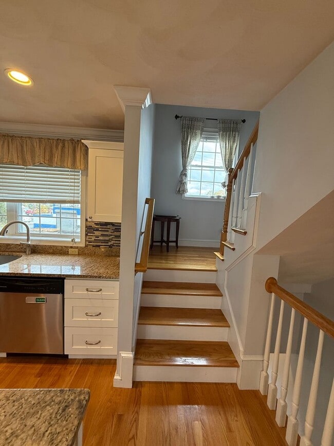 Building Photo - Beautiful Condo in Lynn– $3,000/mo