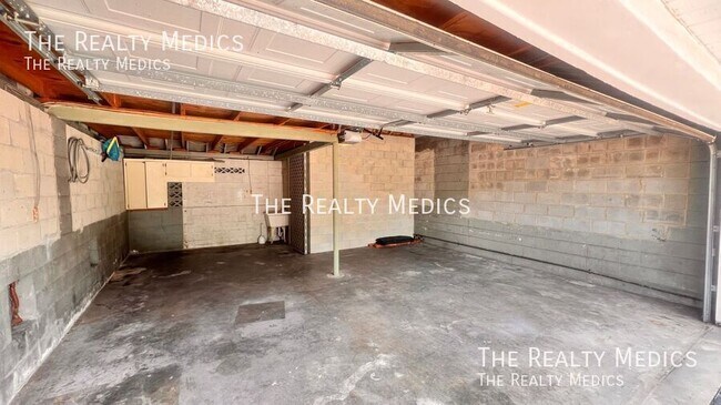 Building Photo - 1807 N Park Ave