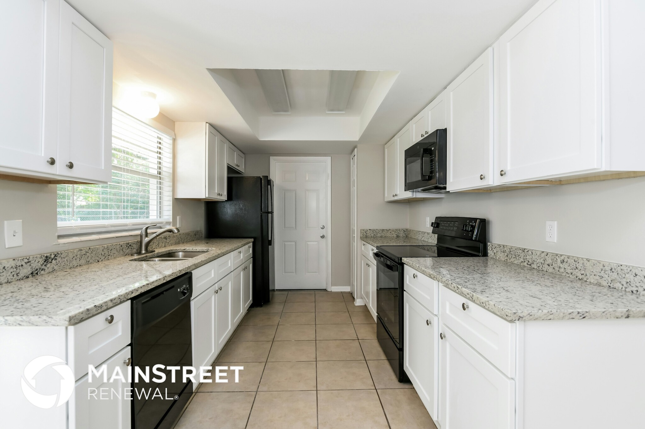 Building Photo - 5695 Oak Hill Manor Dr
