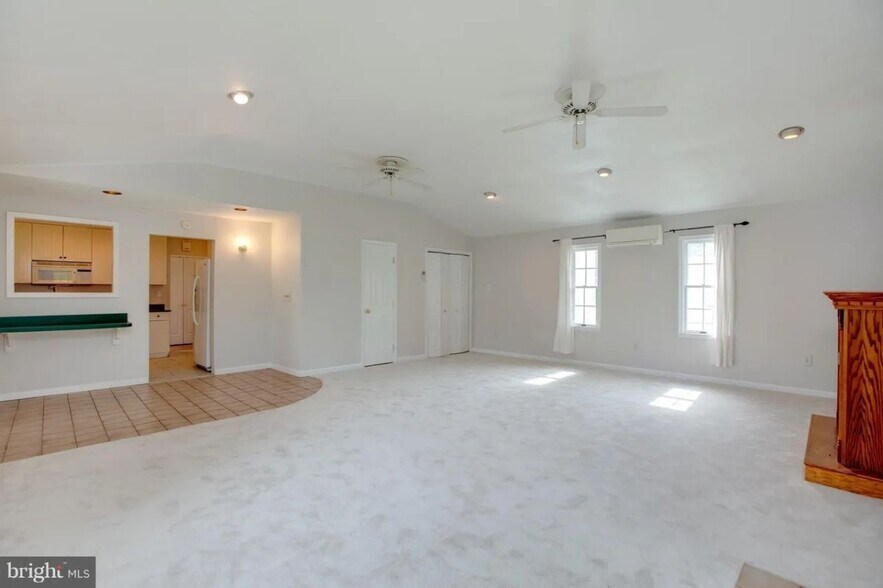 Building Photo - 4912 Upland Dr