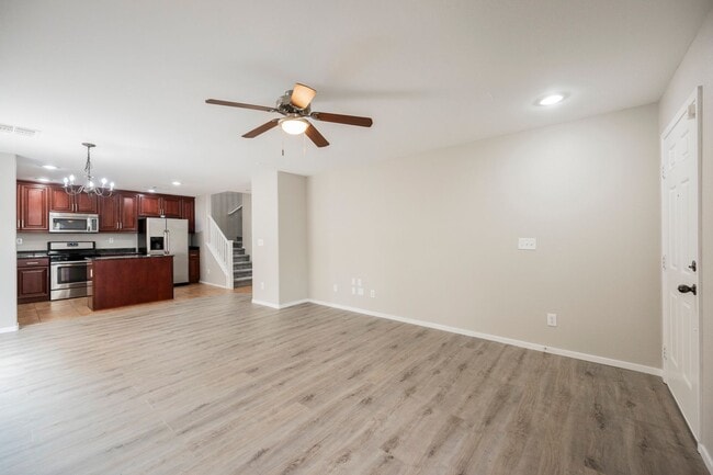Building Photo - 3 Bedroom, 2.5 Bath Two Story Home in Sout...