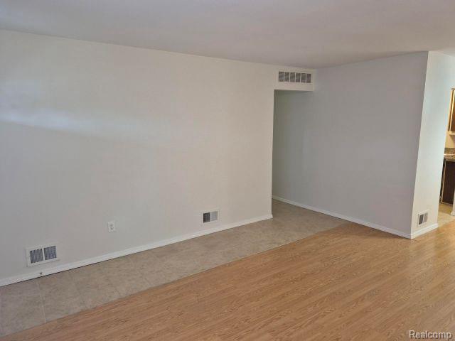 Building Photo - 41740 Aspen Dr