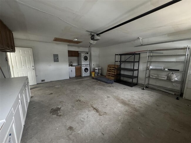 Building Photo - 5814 Shreveport Dr