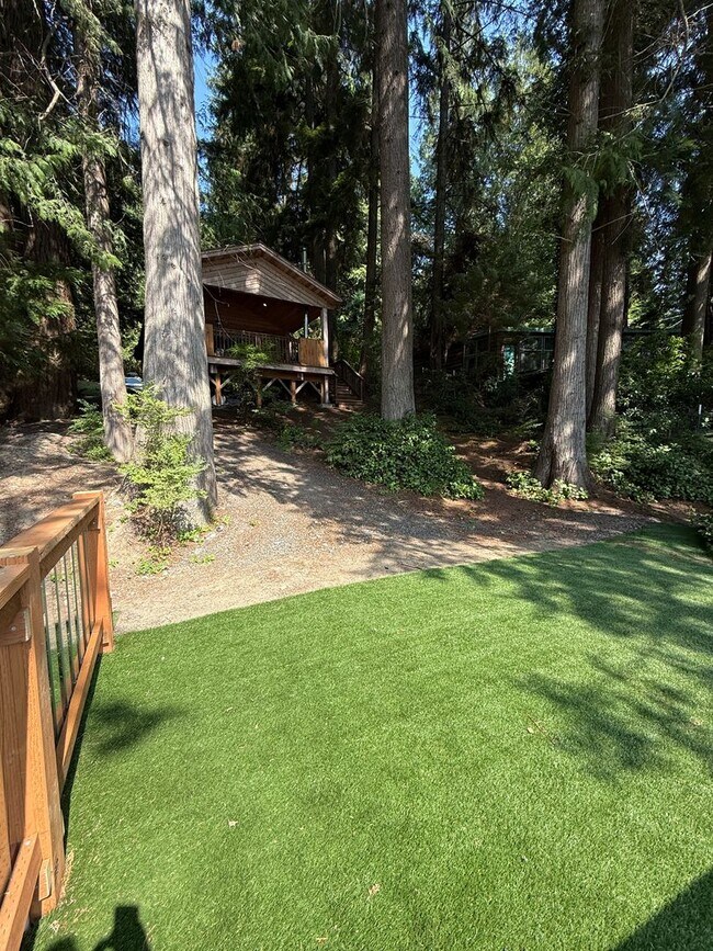 Building Photo - Private Lakefront Cabin for Rent