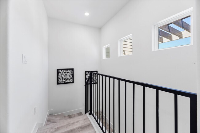 Building Photo - 7212 England St