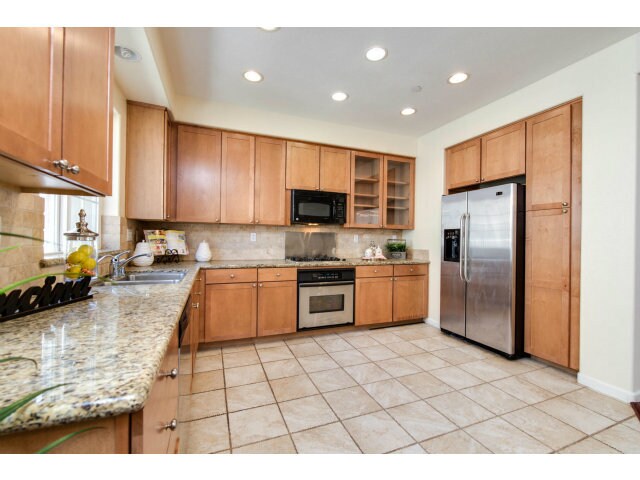 Building Photo - 557 Adeline Ave