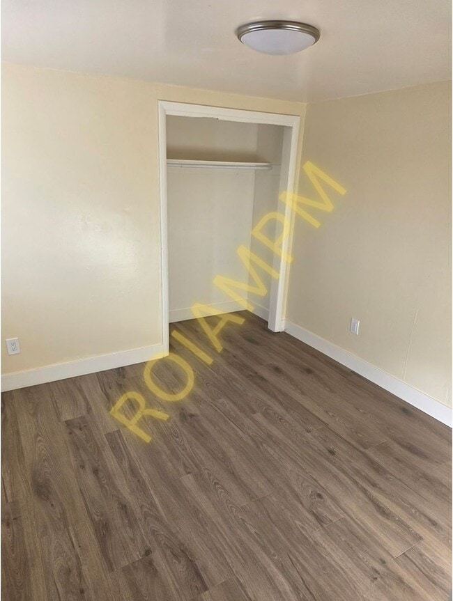 Building Photo - Idanha Ave