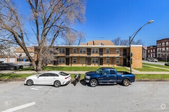 Building Photo - 2920-2922 E 90th St