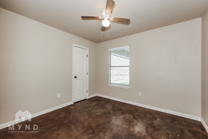 Building Photo - 109 Jolin Ln