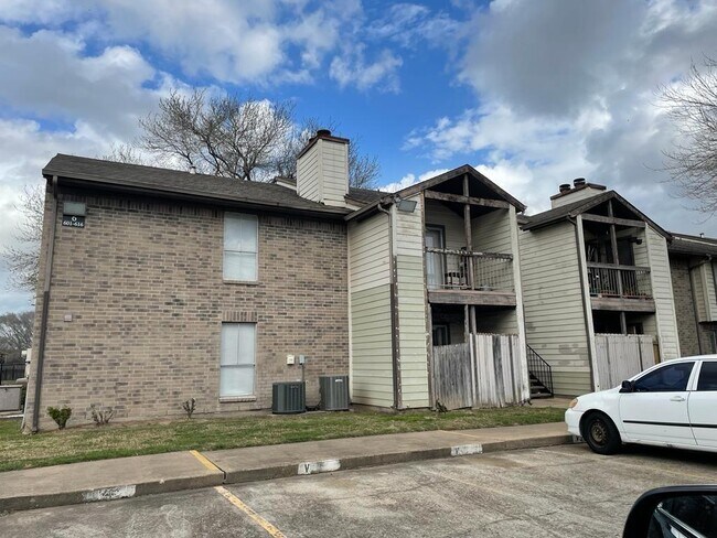 Primary Photo - 12615 Brookglade Cir