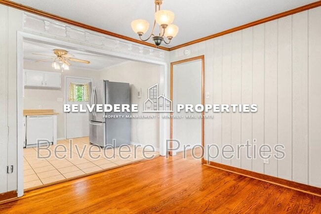 Building Photo - 2203 Oak Hill Dr