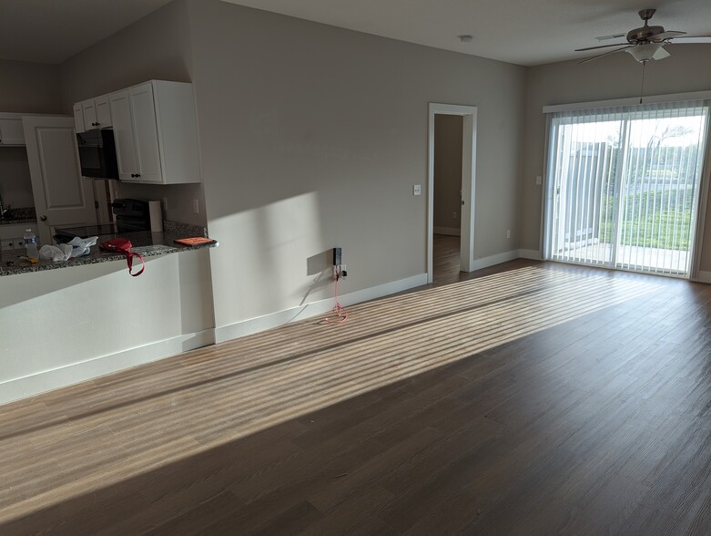 Building Photo - 8012 E 34th Ct S