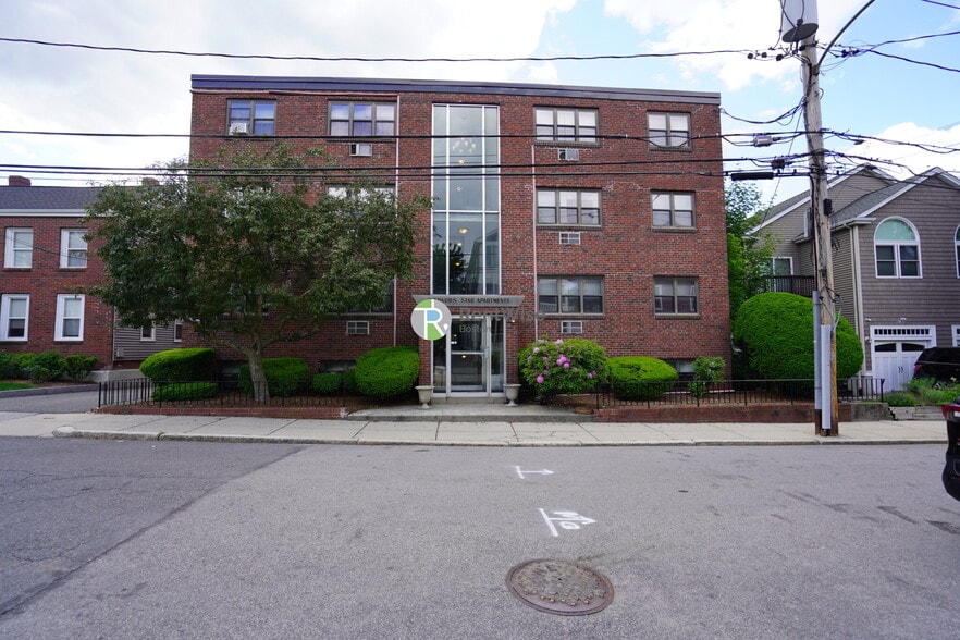 Building Photo - 39 Shepard St