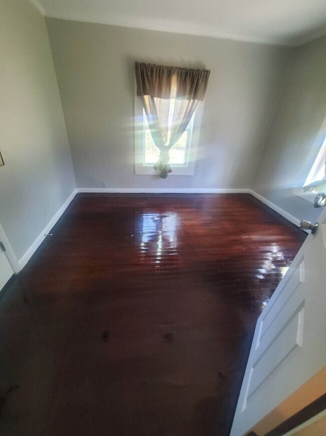 Building Photo - New Brockton!!!