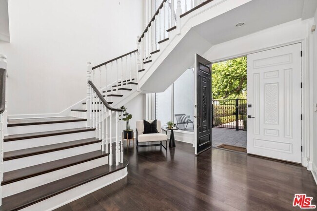 Building Photo - 2241 Canyonback Rd