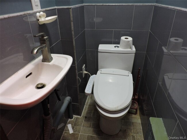 Building Photo - 131-01 229th St