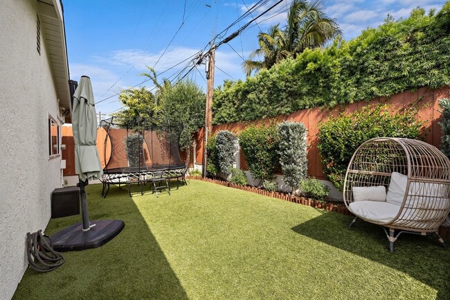 Building Photo - 111 Avenida San Fernando