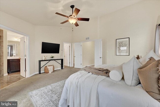 Building Photo - 2557 Campus Way N