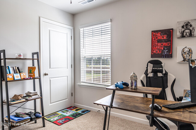 Building Photo - 3024 Paradise Way