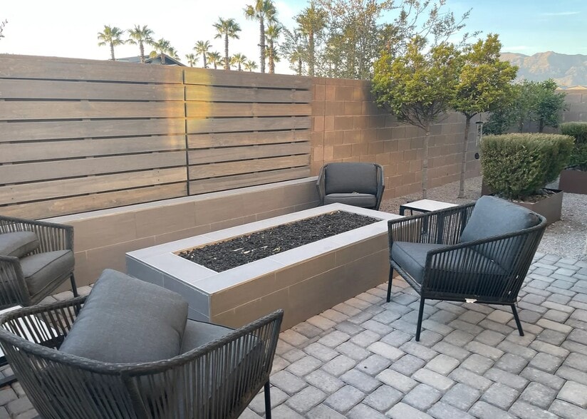 Building Photo - 6589 Songfest St