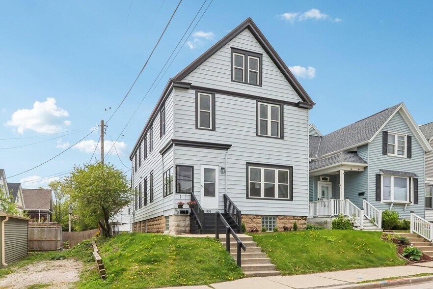 Building Photo - 351 E Deer Pl