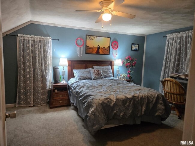 Building Photo - 815 Morris St