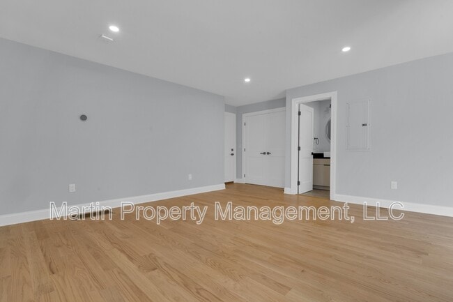 Building Photo - 1 Rockingham Ave