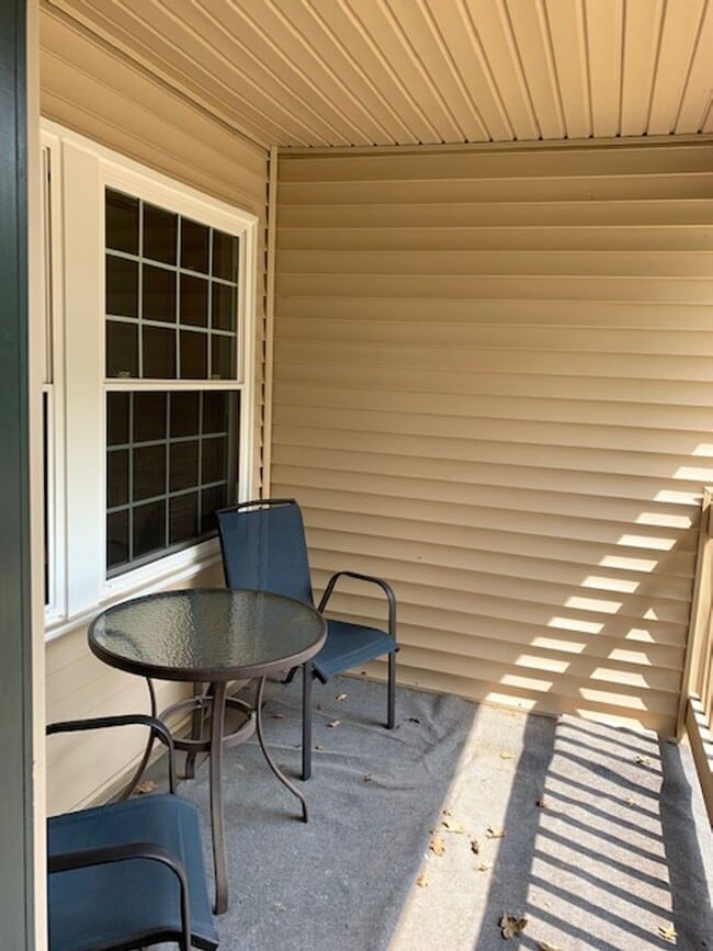 Building Photo - 2 BEDROOM/2 BATH CONDO FOR LEASE IN NORTHVILLE