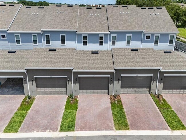 Building Photo - 1440 Silver Lining Wy