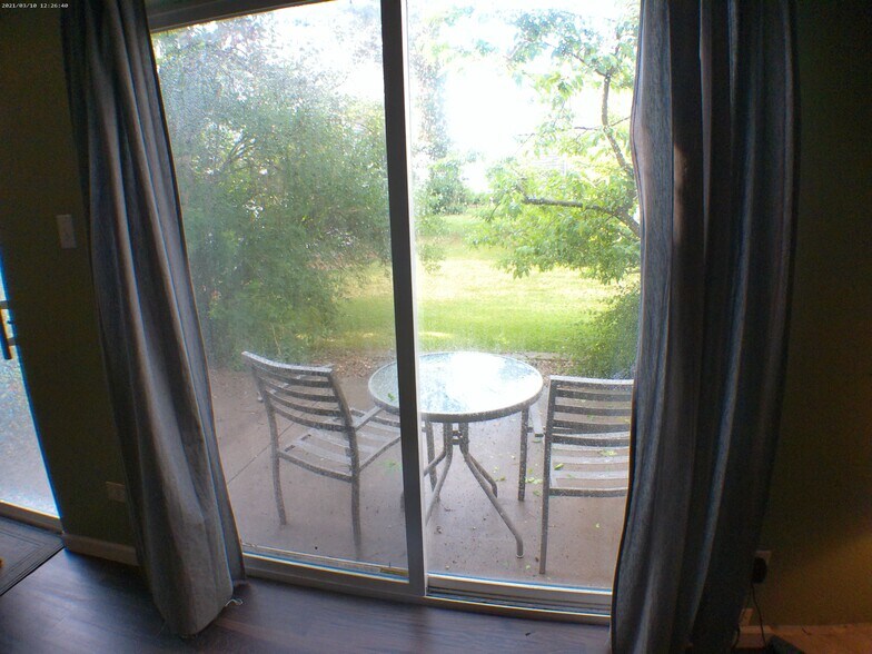 Sliding door to back patio - 3345 S Monaco Pky