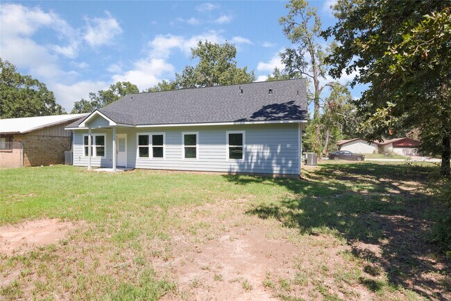 Building Photo - 336 Autumn Ln