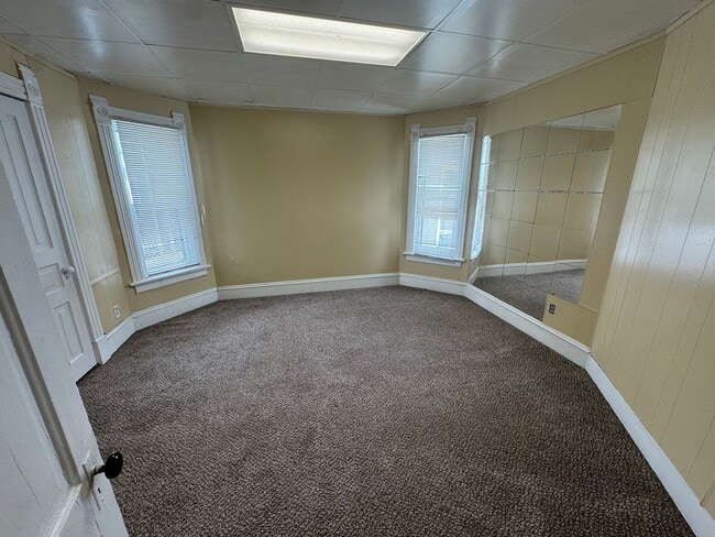 Building Photo - 810 S 17th St