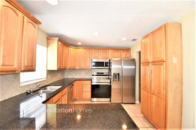 Building Photo - 821 Sunridge Point Dr