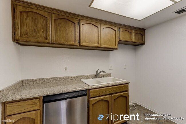 Building Photo - 2 br, 1 bath House - 6612 Gold Run Avenue,...