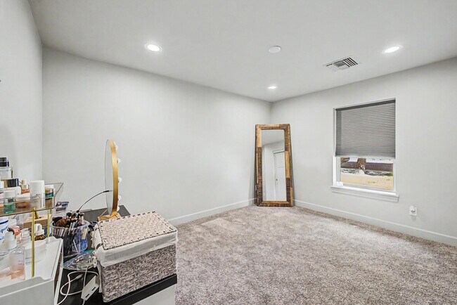 Building Photo - 3414 N 44th Pl