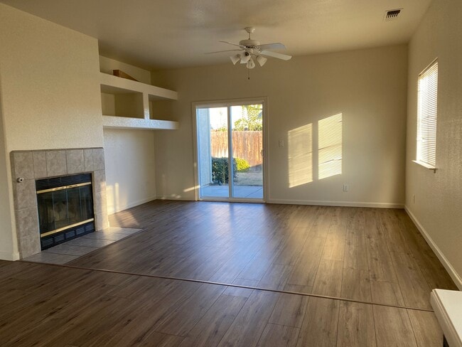 Building Photo - 1683 Shay Way