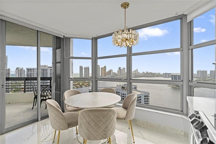 Building Photo - 3500 Mystic Pointe Dr