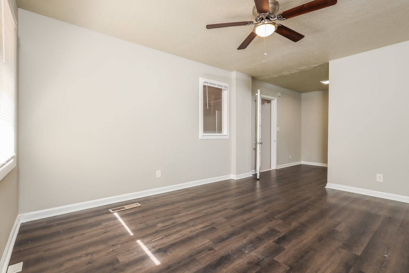 Building Photo - 1337 Sturkie Ave