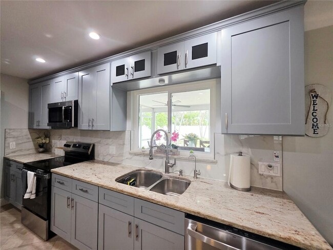 Building Photo - 3435 Overlook Dr NE